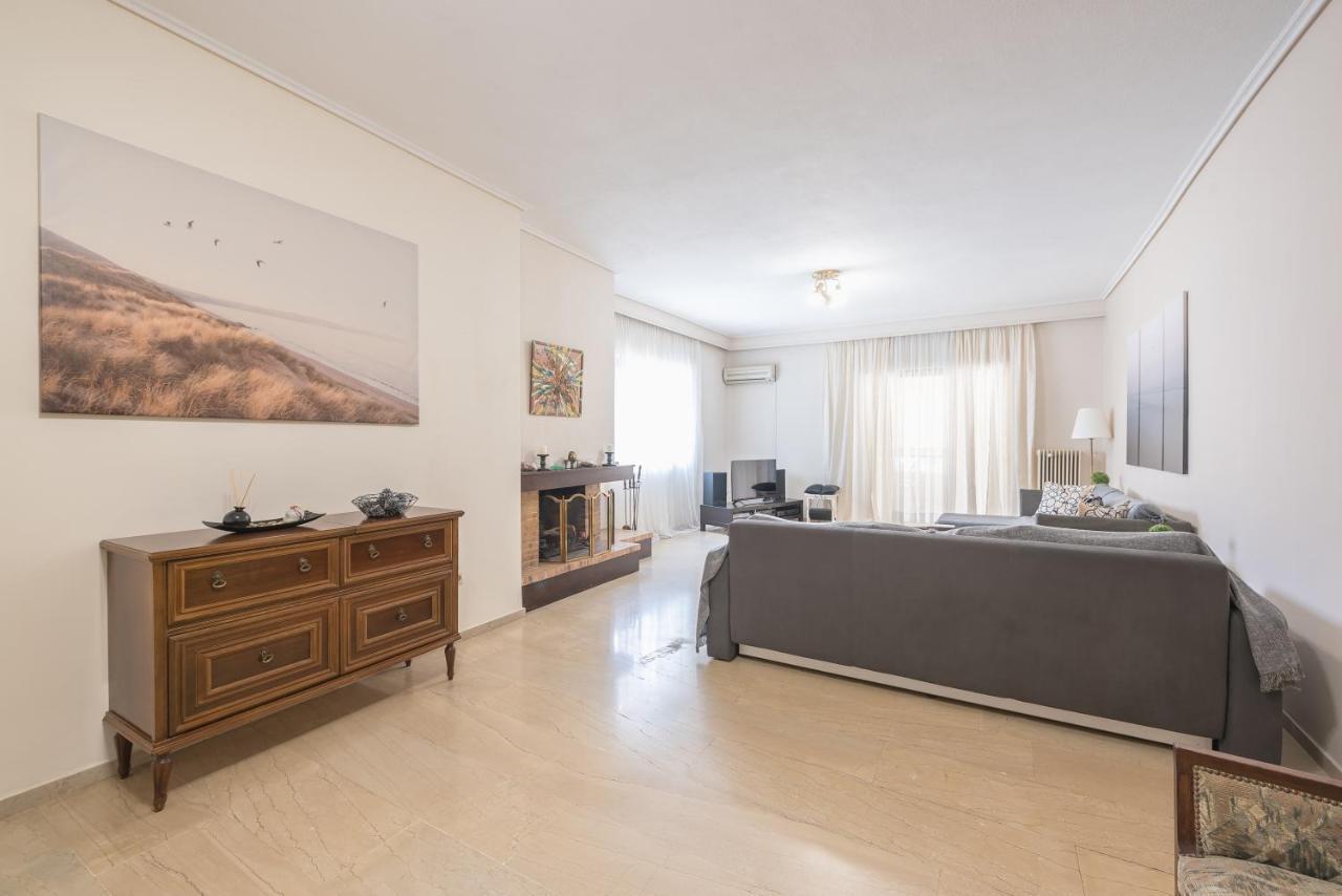 Lovely & Spacious 2-Bedroom Rental Unit In Glifada Athens Exterior photo