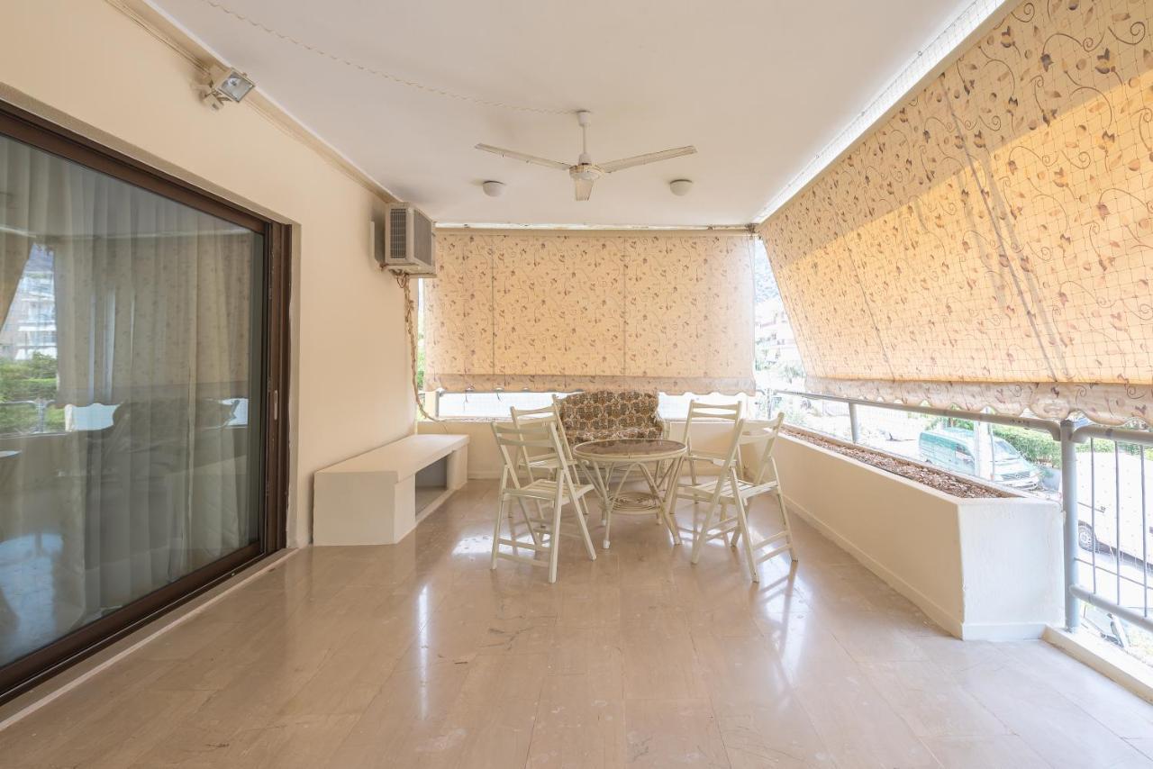 Lovely & Spacious 2-Bedroom Rental Unit In Glifada Athens Exterior photo