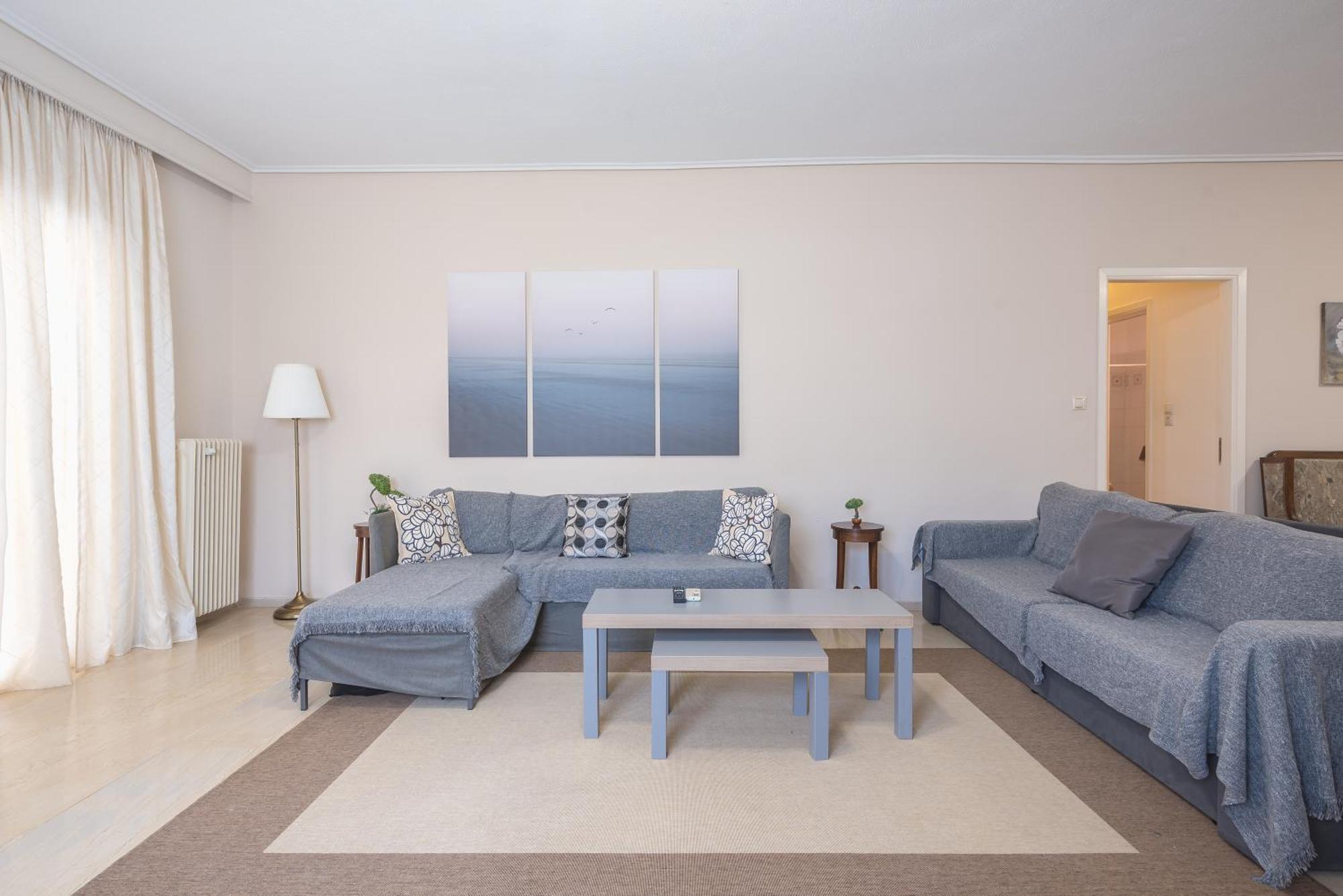 Lovely & Spacious 2-Bedroom Rental Unit In Glifada Athens Exterior photo